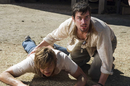 Texas_Chainsaw_Massacre_The_Beginning - 3 -  Taylor_Handley Matthew_Boomer